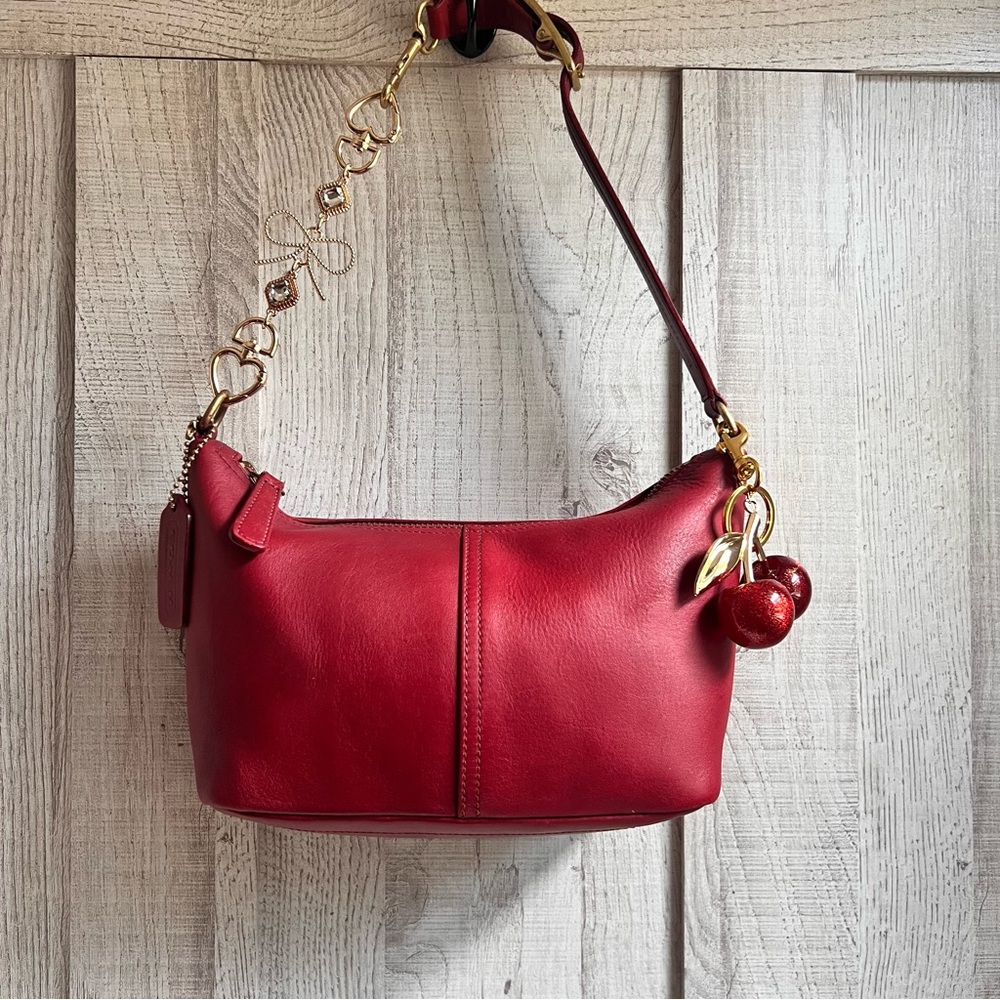 Vintage Coach Hampton Demi Legacy Cherry Red Shoulder Bag - Picture 2 of 12